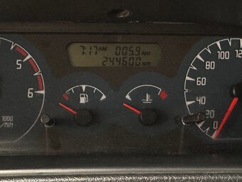 Nissan Terrano II 2.7 - 15