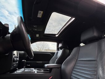 Dodge Challenger 2012 RT PLUS výbava 5.7 HEMI V8 - 15