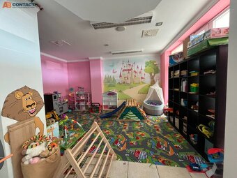 Obchodné priestory na prenájom - bývalá reštaurácia s teraso - 15