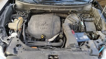 Mitsubishi Outlander 2,2DID,7miestne,automat - 15