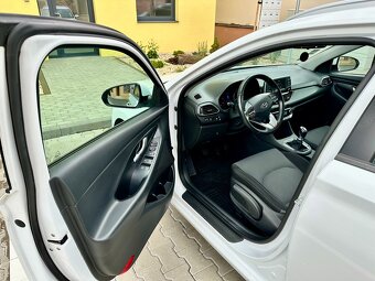 Hyundai i30 CW 1.6 CRDi, 85 kW, r.v. 2019, SK, vyservisované - 15
