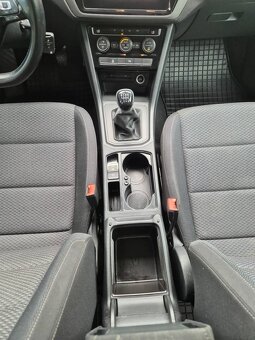 7-miestny Volkswagen Touran 2.0 TDI Edition Trendline - 15