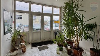 NA PRENÁJOM sklad s administratívou 1.200 m2 podvesný žeriav - 15