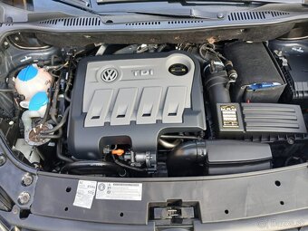 Volkswagen Touran 2.0 TDI CROSS - 15