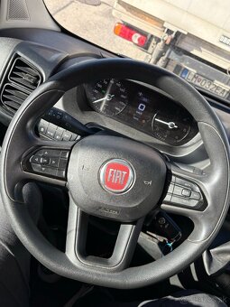 FIAT DUCATO r.v. 2022 - skriňová dodávka s hydraulickým zvíh - 15