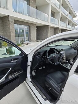 Lexus IS250 A/T - 15