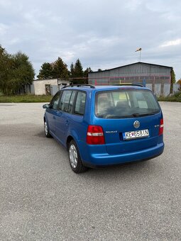 Volkswagen Touran 1.6 FSI STK DO NOVEMBRA 2027 - 15