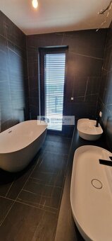 Ponúkam na PREDAJ 5 IZBOVÝ PENTHOUSE V MESTE NOVÉ ZÁMKY - 15