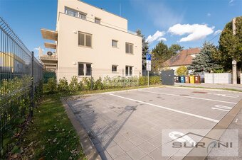 2-izbový byt s predzáhradkou 135 m2 a parkovaním v... - 15