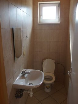 Skladové priestory v oplotenom areáli s vrátnikom - 15