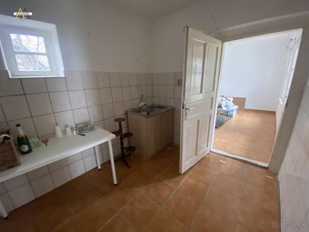 Na predaj 4  izbový rodinný dom za 33 000 eur na pozemku 174 - 15
