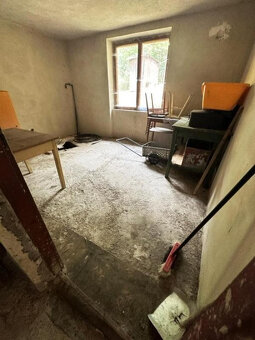 REZERVOVANÝ Rodinný dom v tichej obci Ráztoka - 15