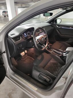 Škoda Octavia Combi 2.0 TSI 245k RS DSG
 - 15