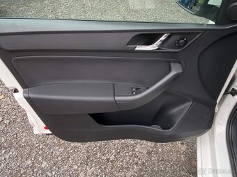Škoda Rapid 1.2TSI 63kW klima tempomat STK 6/2027 - 15