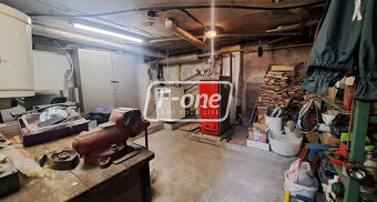 Dvojgeneračná stavba v malebnej obci Trstín - 15