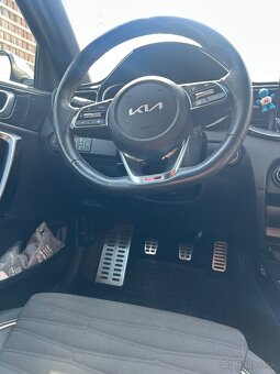 KIA Cee’d SW GT Line Combi 117.5kw Manuál - 15