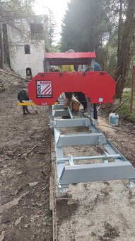 Kmeňová pásová píla - Holz mann BBS 550 smart - 15