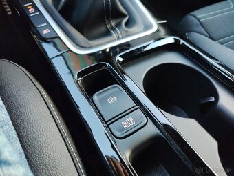 Kia Ceed 1,5 T-GDi M6 Edícia Sport - 15
