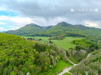 IBA U NÁS Pozemok na stavbu chaty s výhľadom nad Belušou - 15