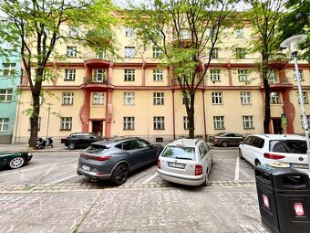 PREDAJ - Stromestský 4izbový byt s vysokými stropmi, 116m2,  - 15