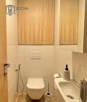 Slnečný rodinný dom v centre mesta VK + 3D obhliadka - 15