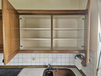 Masívna kuchynská linka z Nemecka so spotrebičmi - 15