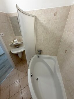 Krásny Nový 3 izbový byt 69 m2, garáž, záhrada Jahodná - 15