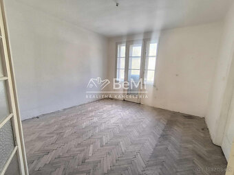 Polyfunkčná budova s veľkým využitím a parkovaním Centrum Tr - 15