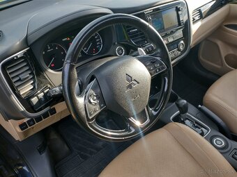 Mitsubishi Outlander 2,2 DI-D 4WD CVT 7 miestny - 15