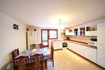 Vyšná Myšľa rodinný dom. 3 samostatnébytové jednotky - 15