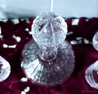 Krištáľové karafy + 4 ks poháre, džbán - 15