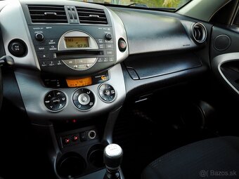 TOYOTA RAV4 2.2 D-4D 100kW- 4x4-UZAVIERKA-DIGIKLIMA-NOVA STK - 15