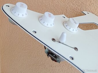 Snímače Stratocaster- pickguard, poťáky 70 roky Greco,Maya - 15