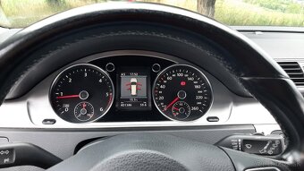 Volkswagen Passat variant b7 2.0tdi 103kw highline - 15
