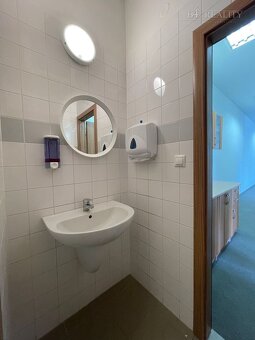Lukratívne kancelárske priestory, 70 m2 + parkovacie státie, - 15