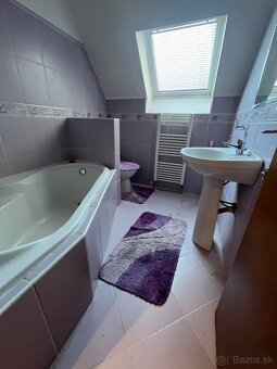 V Štúrove na predaj 5izb. RD s výhladom na Baziliku - 15