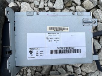 Škoda Fabia 2,Roomster autoradio,brzdové svetl,motorček okna - 15