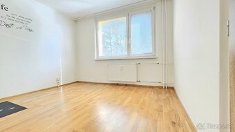 PRENÁJOM: 3 izbový byt s 2 loggiami, Októbrová ul., PREŠOV - 15