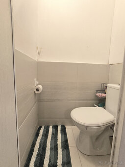 REZERVOVANÉ ZREKONŠTRUOVANÝ ZARIADENÝ VEĽKÝ /64,11M2/ STRED - 15