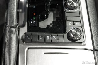 Toyota Land Cruiser 200 - 15