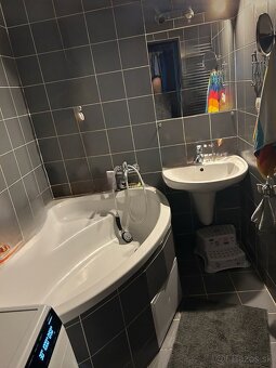 Na predaj svetlý 2 izbový byt vo Vrakune - 15