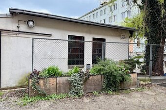 Kancelársky / skladový priestor pri zimnom štadióne - 15