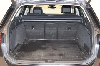 Volkswagen Passat - 15