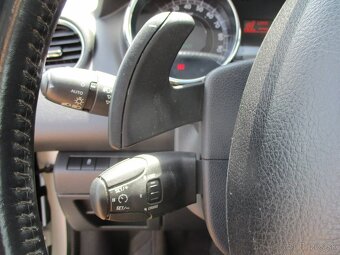 PEUGEOT 3008 Hybrid 4x4 Allure Pano HUD Navi LED - 15