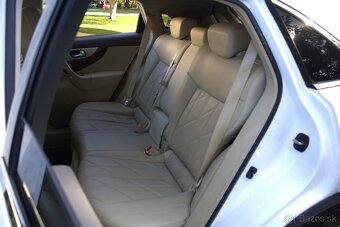 Infiniti QX70 3.0D Premium 175kw AT7 TOP stav - 15
