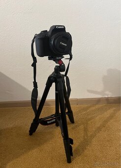 Canon EOS 2000D - 15