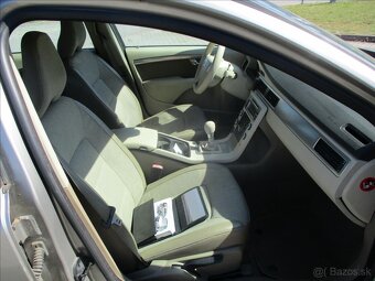 VOLVO XC70 D5 151kw AWD Momentum Kinetic 07/2010 - 15