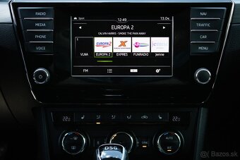 Superb 3 Combi 2.0 TDI DSG Style, Webasto, Kessy, Bixenón - 15