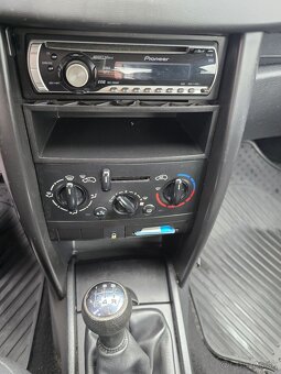 Predám Peugeot 207 1.4 benzín 150tis km - 15