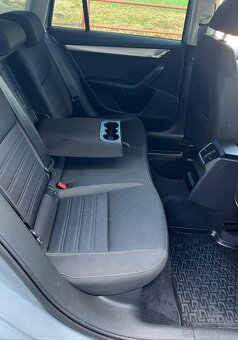 Octavia Combi Ambition 2.0 TDI bez AD blue - 15
